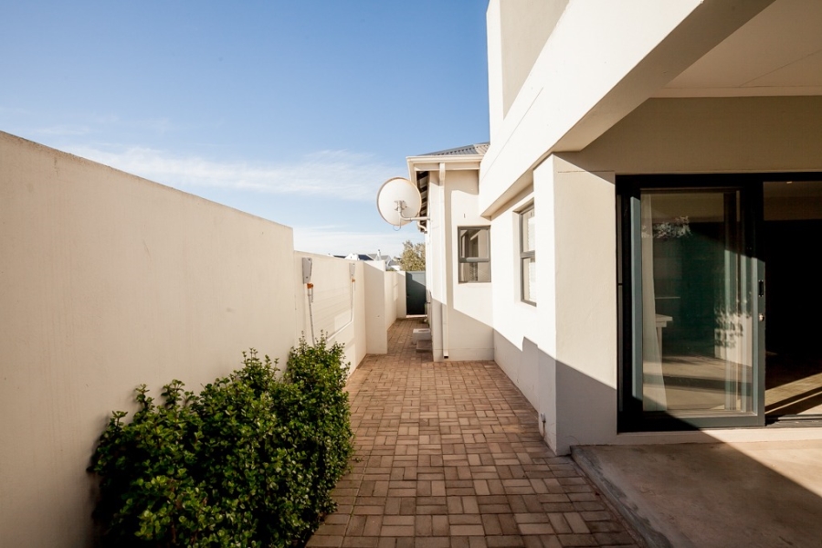 3 Bedroom Property for Sale in Calypso Beach Western Cape